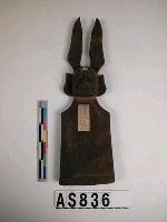 藏品(人面木雕像)的圖片
